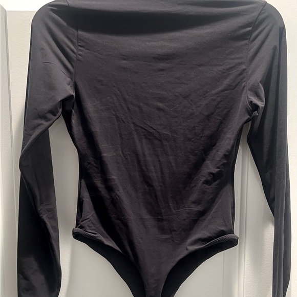 NWT SKIMS Long sleeve bodysuit color onyx size medium - Picture 4 of 5